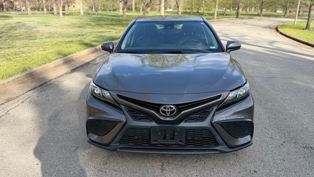2021 Toyota Camry Image 2