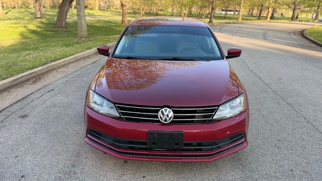 2017 Volkswagen Jetta Image 2