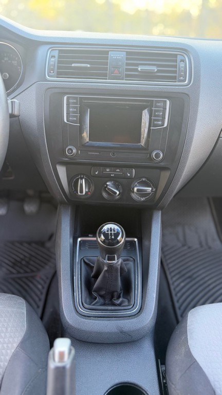 2017 Volkswagen Jetta Image 16