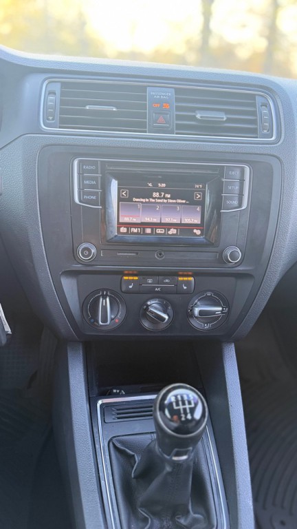 2017 Volkswagen Jetta Image 20