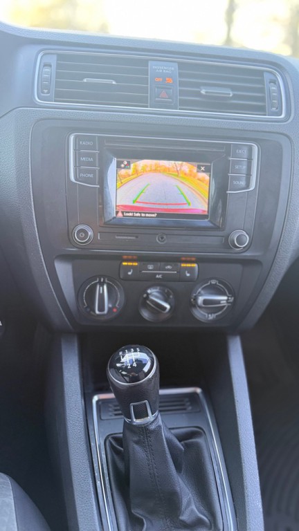 2017 Volkswagen Jetta Image 21