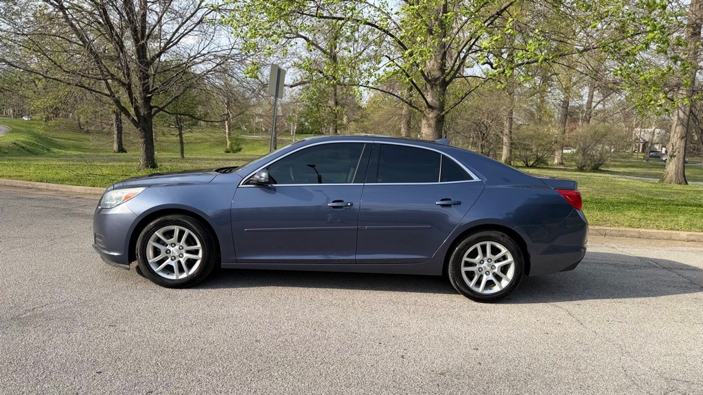 2013 Chevrolet Malibu Image 3