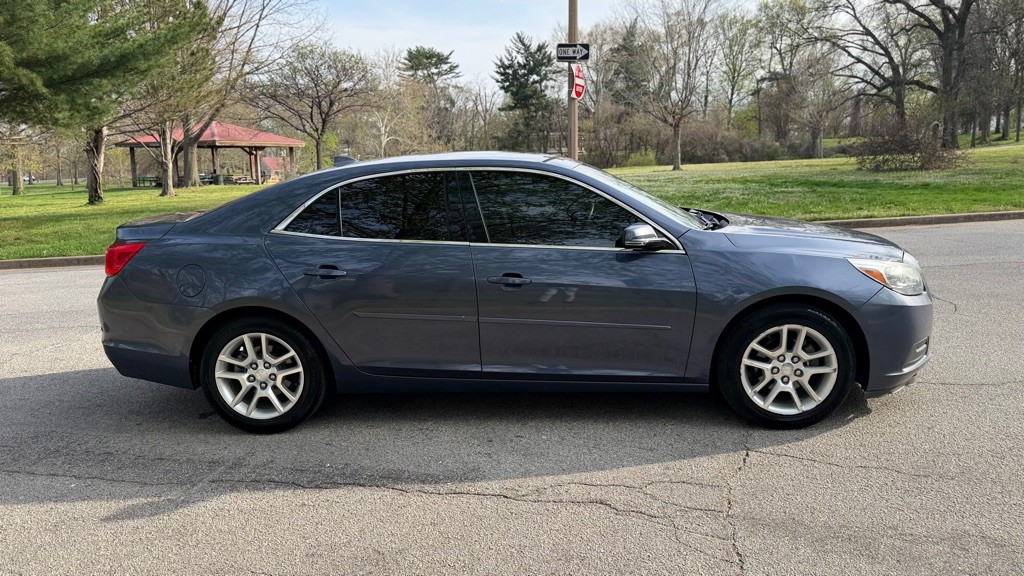 2013 Chevrolet Malibu Image 6
