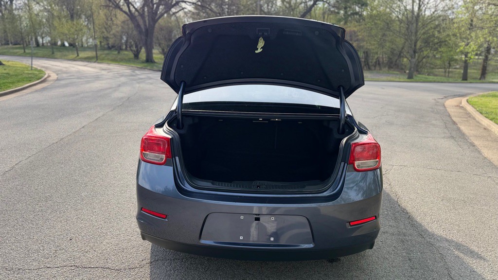 2013 Chevrolet Malibu Image 11