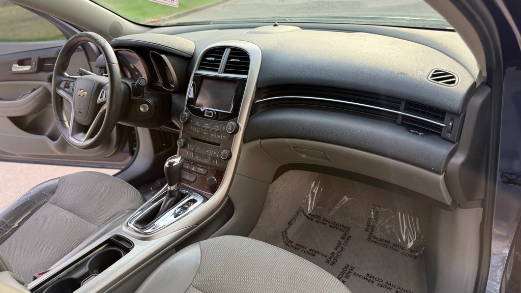 2013 Chevrolet Malibu Image 17
