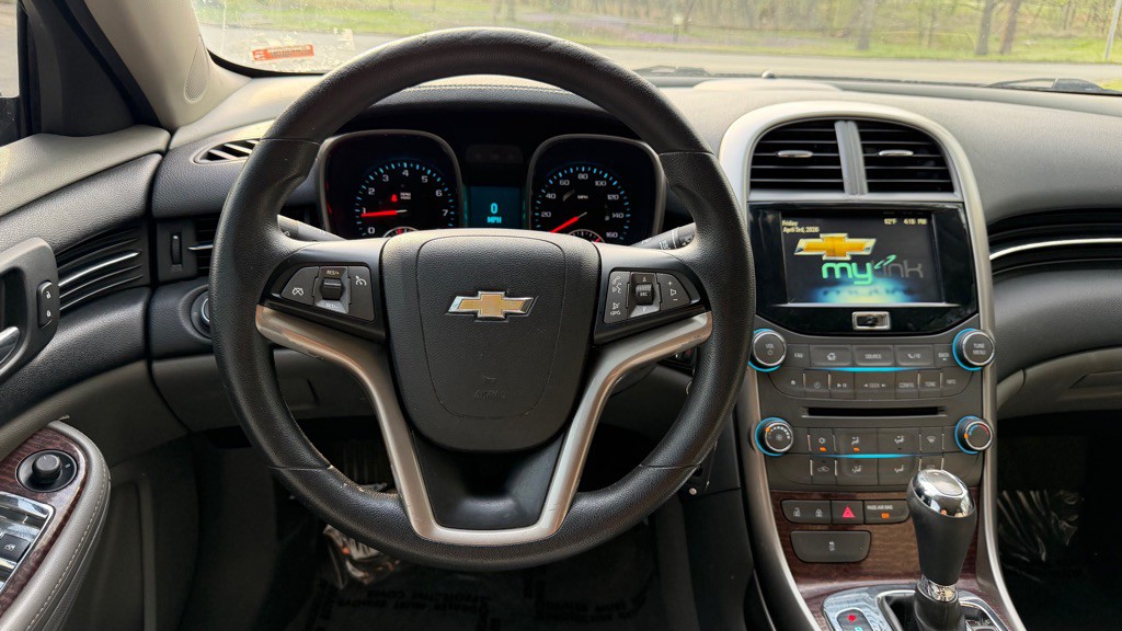 2013 Chevrolet Malibu Image 18