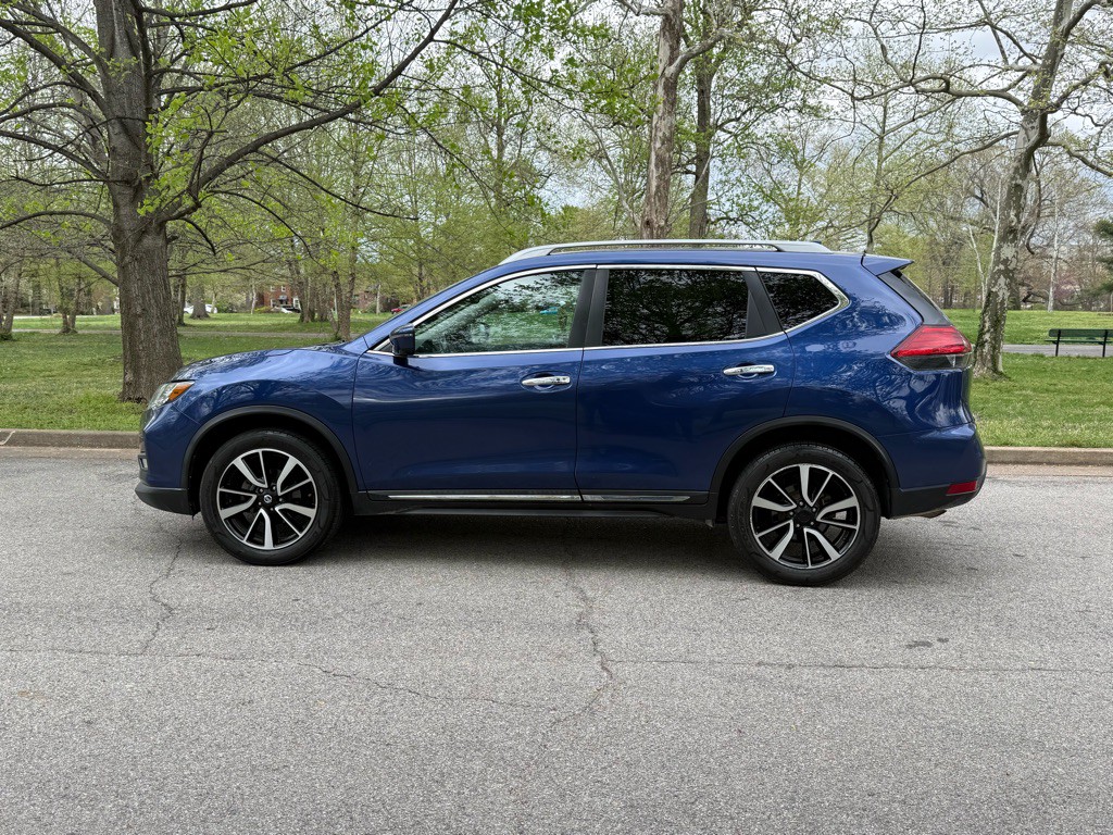 2017 Nissan Rogue Image 3