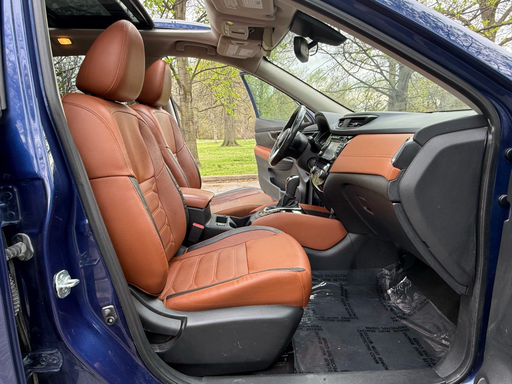 2017 Nissan Rogue Image 9