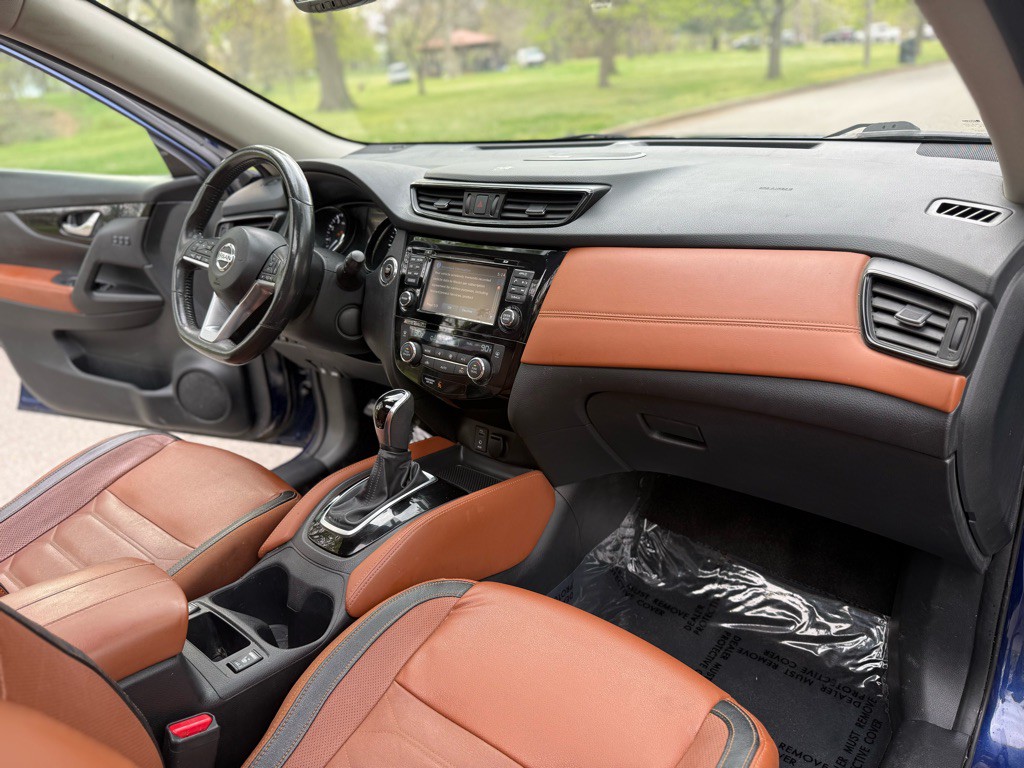 2017 Nissan Rogue Image 12