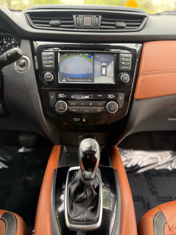 2017 Nissan Rogue Image 15