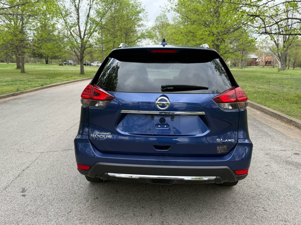 2017 Nissan Rogue Image 25