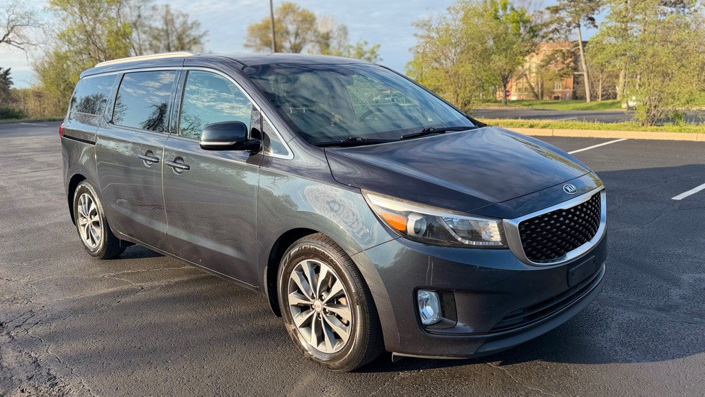 2016 Kia Sedona Image 1