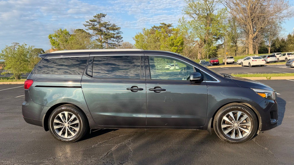 2016 Kia Sedona Image 3