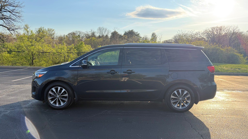 2016 Kia Sedona Image 6