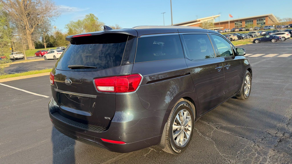2016 Kia Sedona Image 9