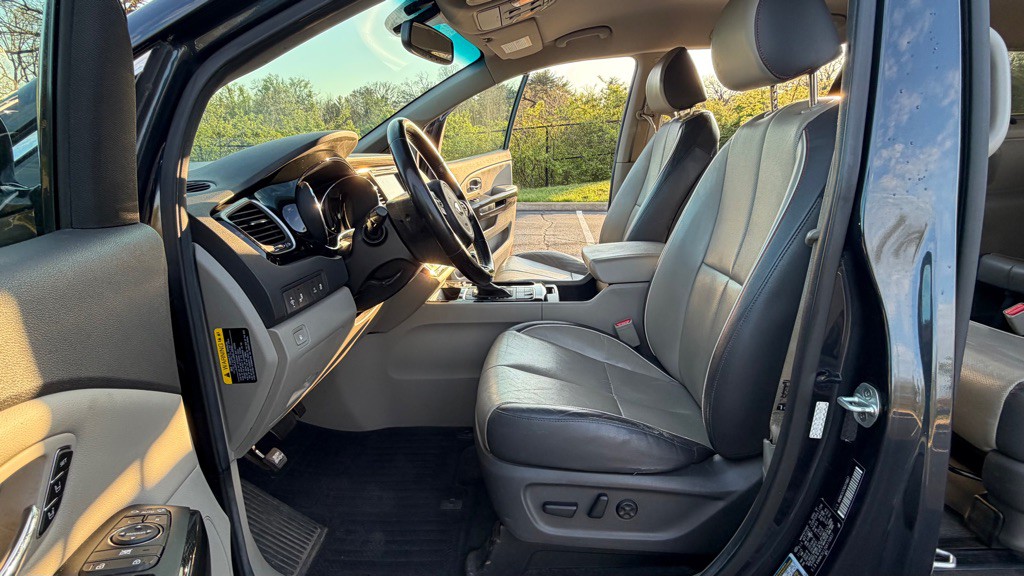 2016 Kia Sedona Image 10