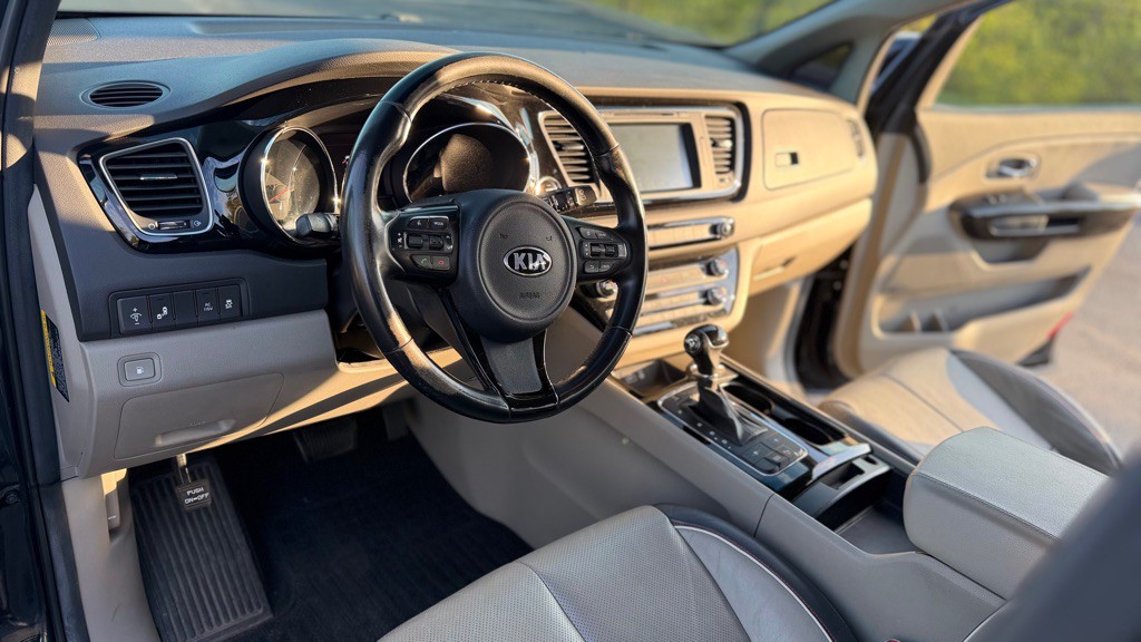 2016 Kia Sedona Image 13