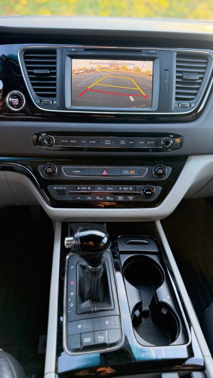 2016 Kia Sedona Image 20