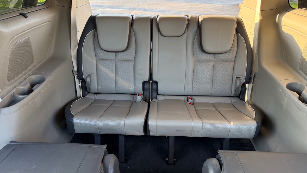 2016 Kia Sedona Image 26