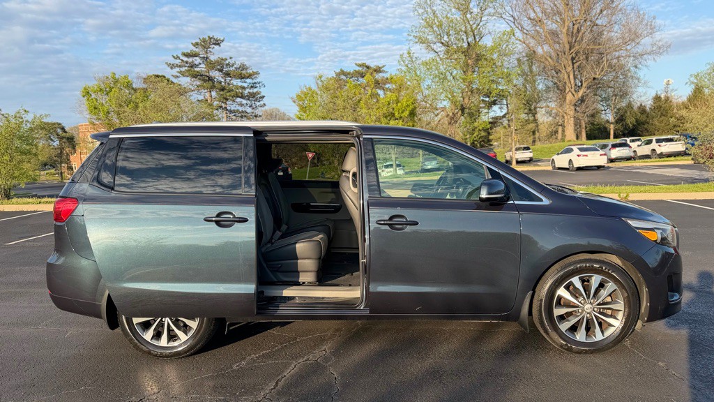 2016 Kia Sedona Image 28