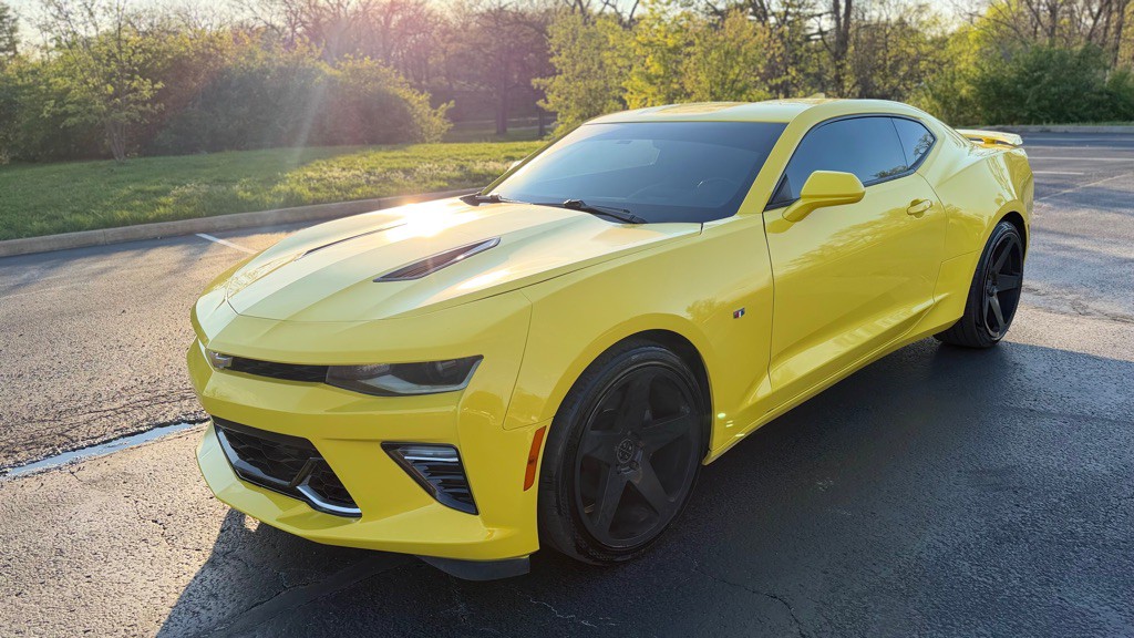2017 Chevrolet Camaro Image 1