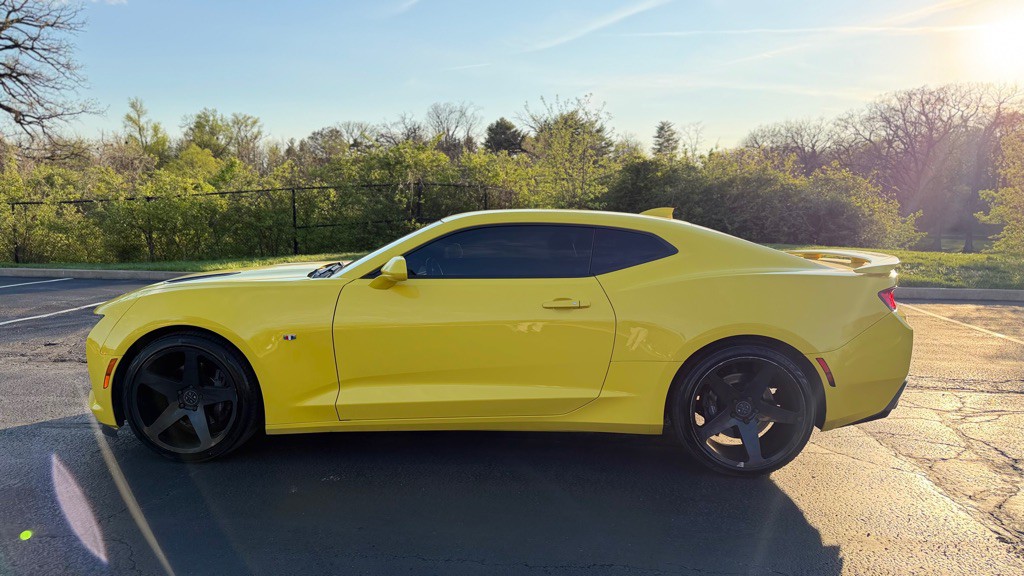 2017 Chevrolet Camaro Image 3