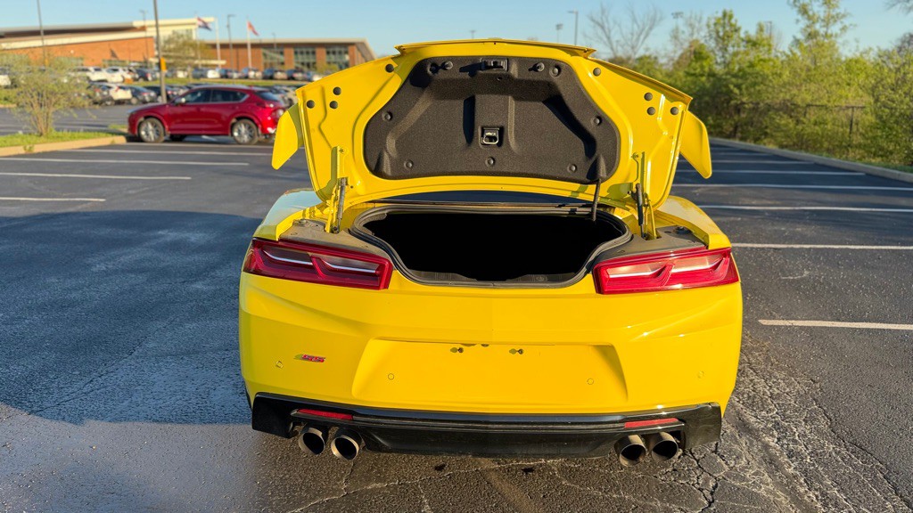 2017 Chevrolet Camaro Image 11