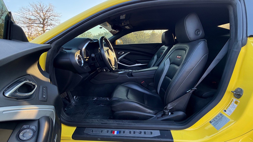 2017 Chevrolet Camaro Image 12