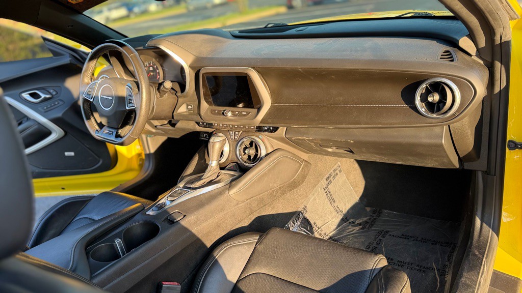 2017 Chevrolet Camaro Image 17