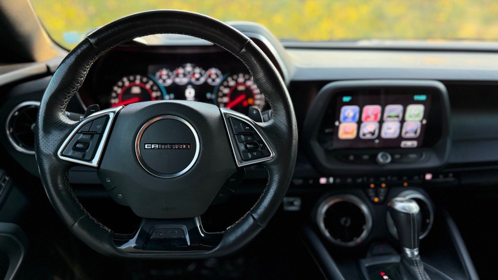 2017 Chevrolet Camaro Image 18
