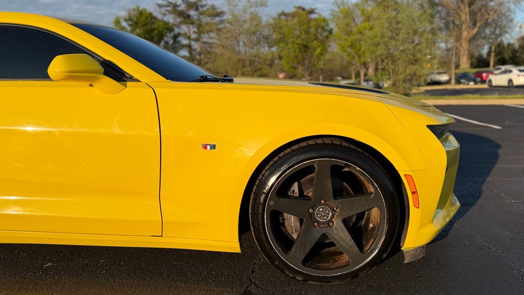 2017 Chevrolet Camaro Image 26