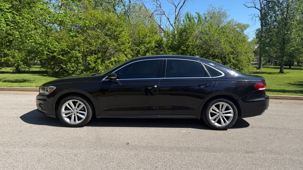 2020 Volkswagen Passat Image 3