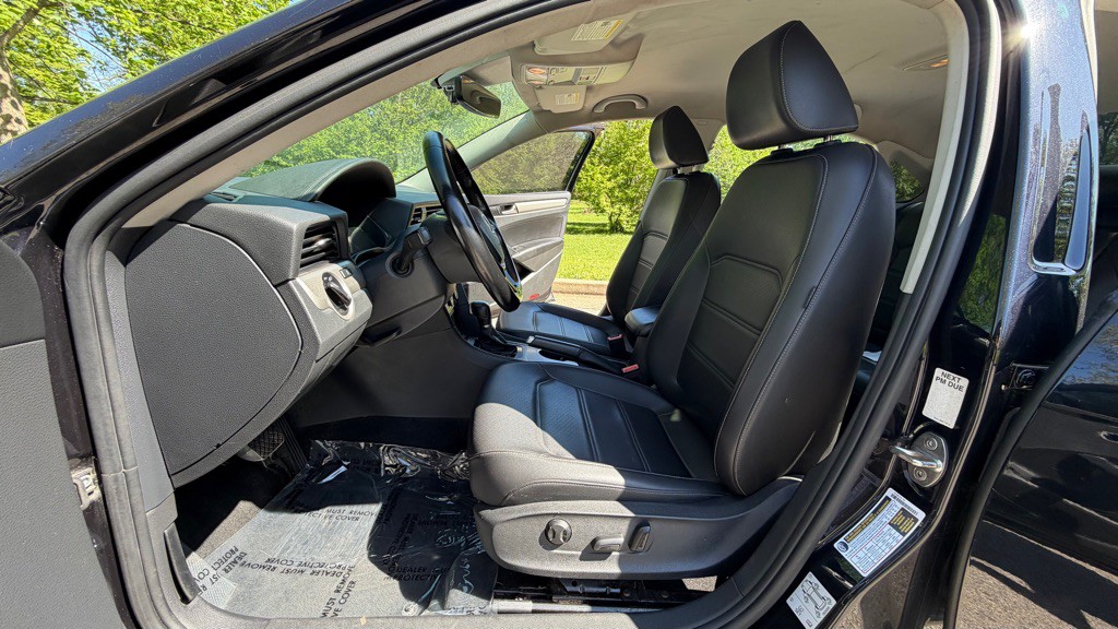 2020 Volkswagen Passat Image 10