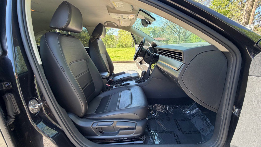 2020 Volkswagen Passat Image 12