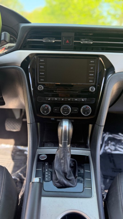 2020 Volkswagen Passat Image 14