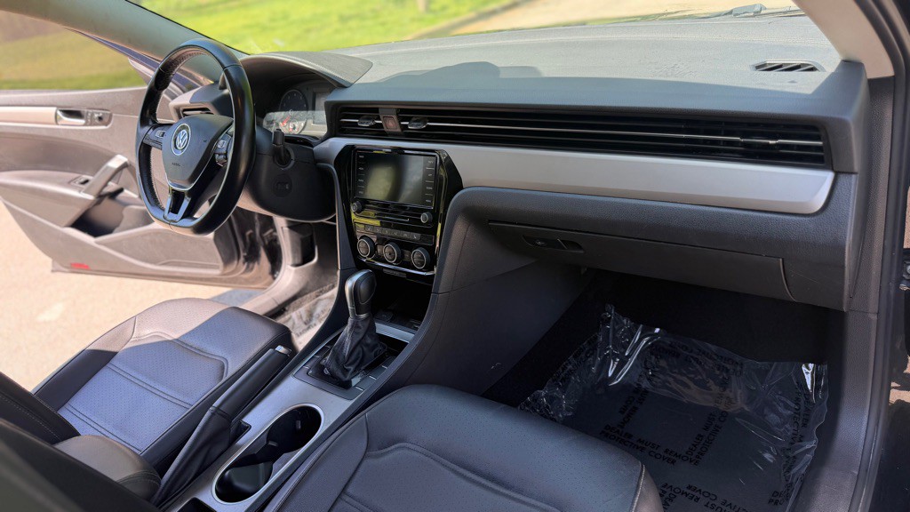 2020 Volkswagen Passat Image 15