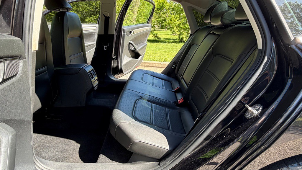 2020 Volkswagen Passat Image 23