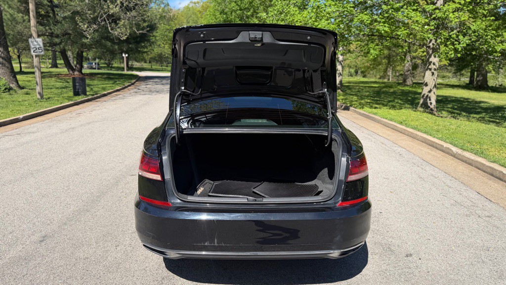 2020 Volkswagen Passat Image 24