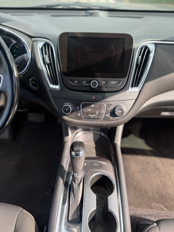 2018 Chevrolet Malibu Image 15