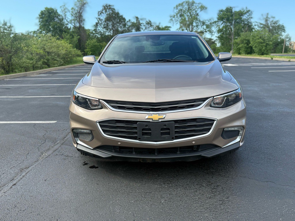 2018 Chevrolet Malibu Image 2
