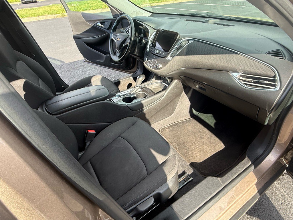 2018 Chevrolet Malibu Image 12