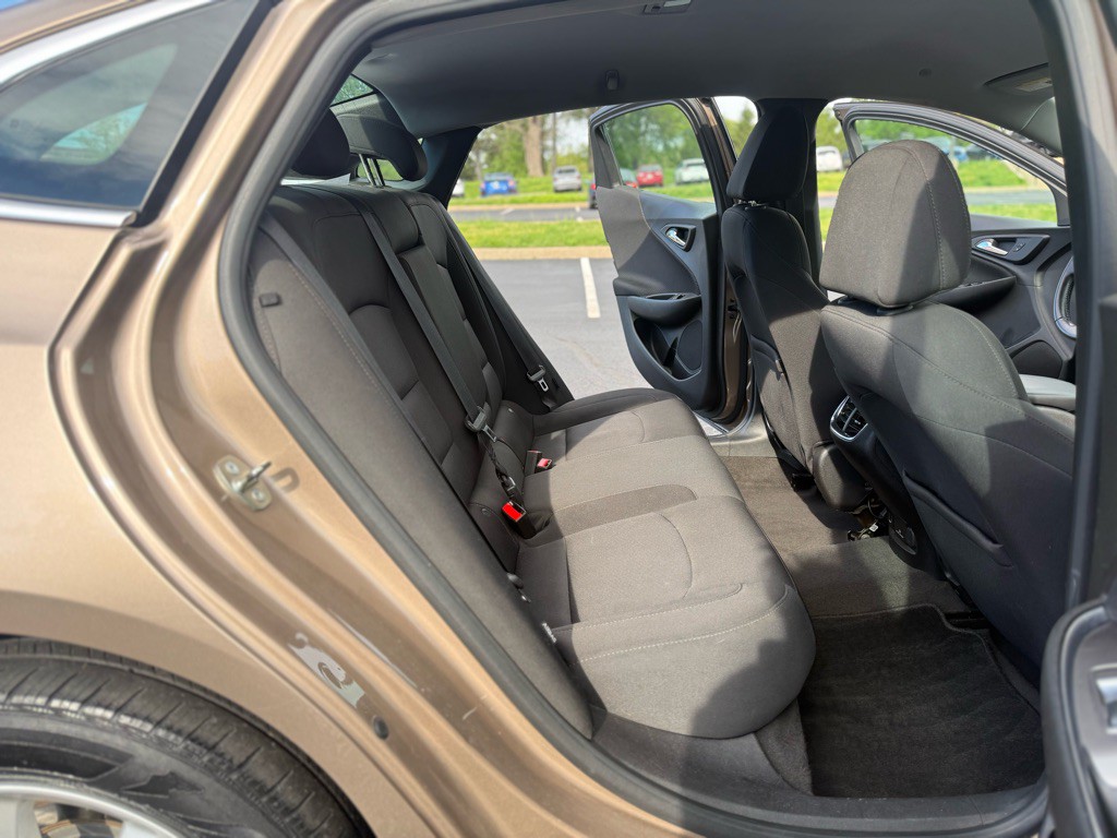 2018 Chevrolet Malibu Image 16