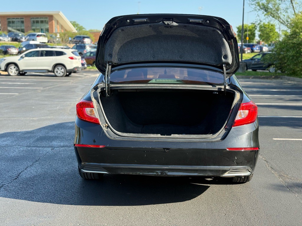 2018 Honda Accord Image 8
