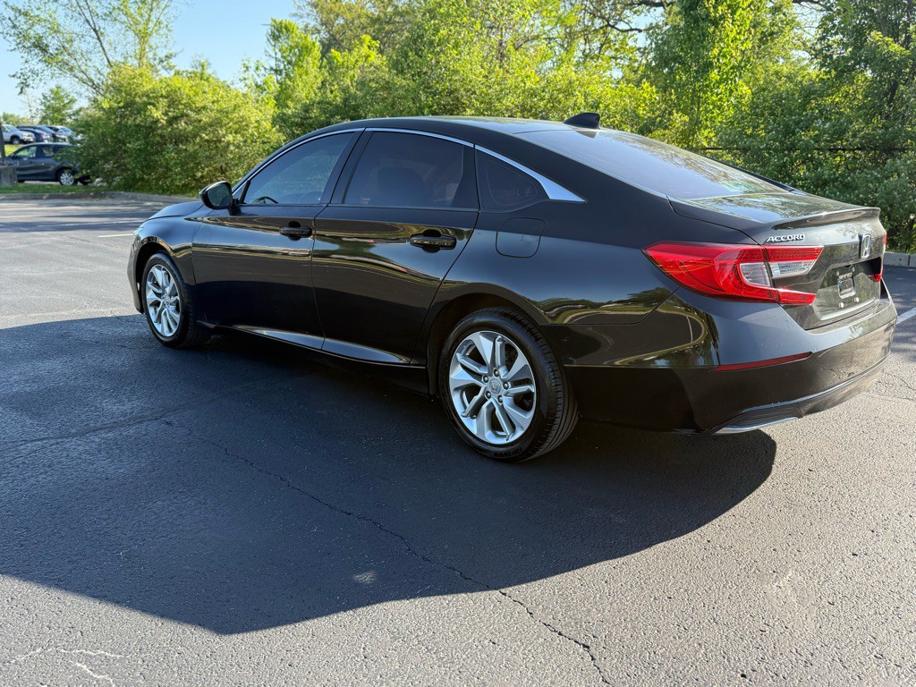 2018 Honda Accord Image 9