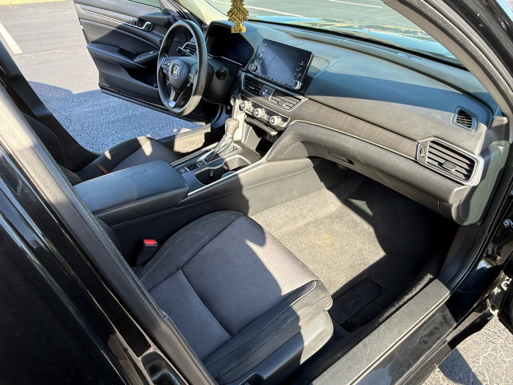 2018 Honda Accord Image 17