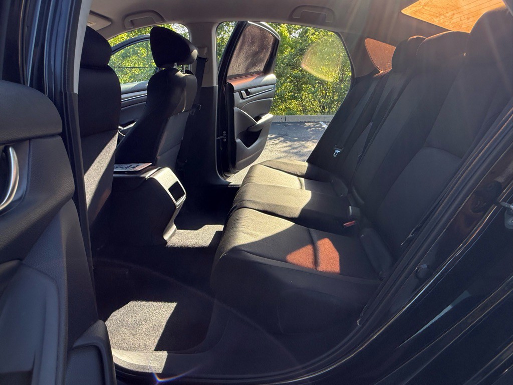 2018 Honda Accord Image 18