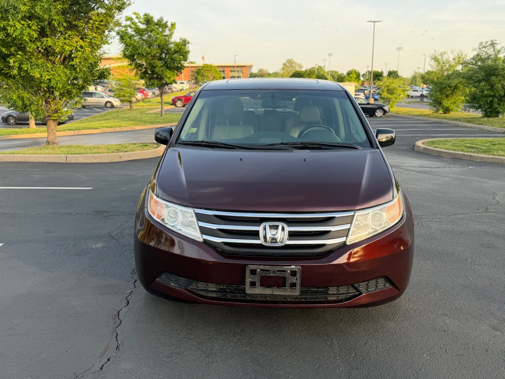 2012 Honda Odyssey Image 2