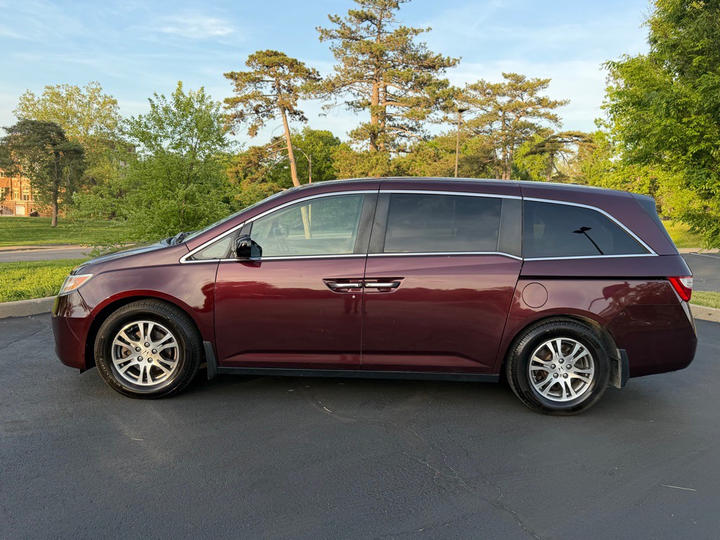 2012 Honda Odyssey Image 3