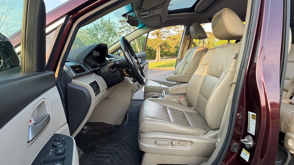 2012 Honda Odyssey Image 10