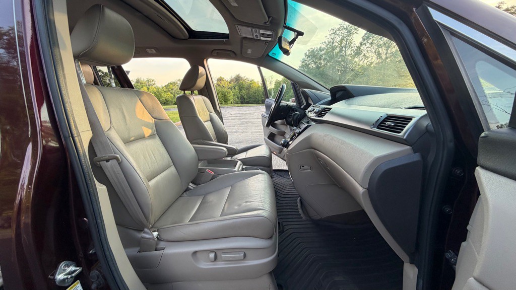 2012 Honda Odyssey Image 12